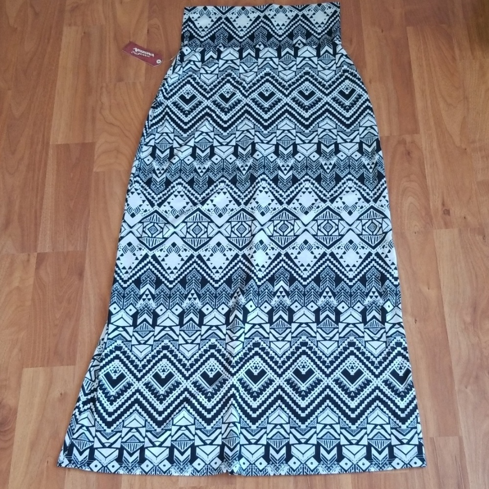 Juniors Arizona Jean Co Black and White Maxi Skirt